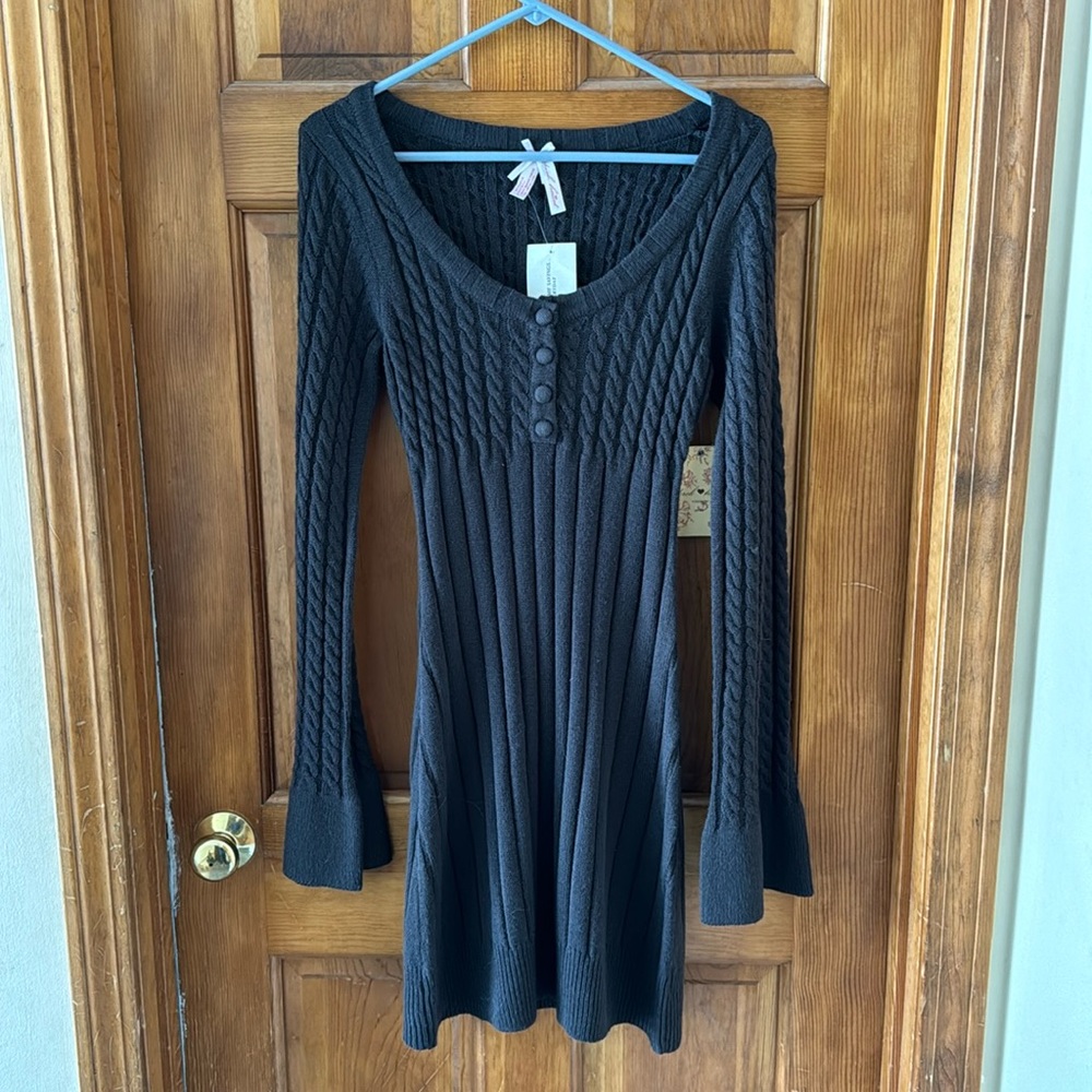 Bell sleeved sweater dress